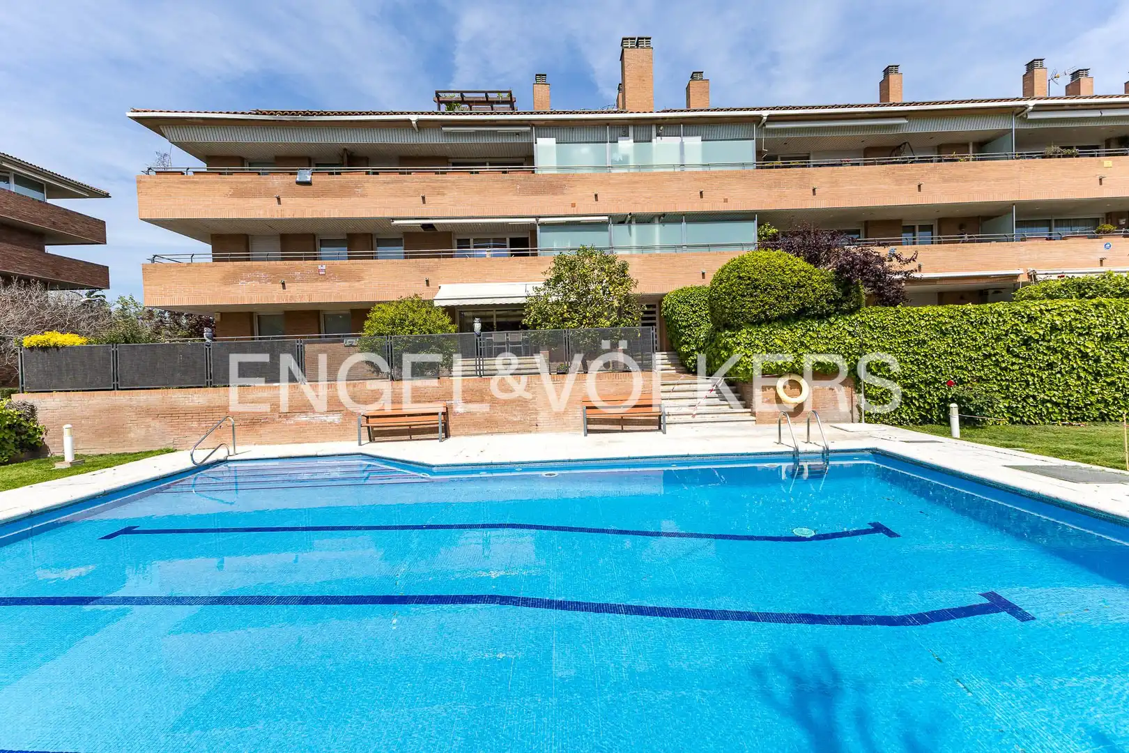 Vista exterior de Piso en venta en Sant Cugat del Vallès con Aire acondicionado, Calefacción y Parquet