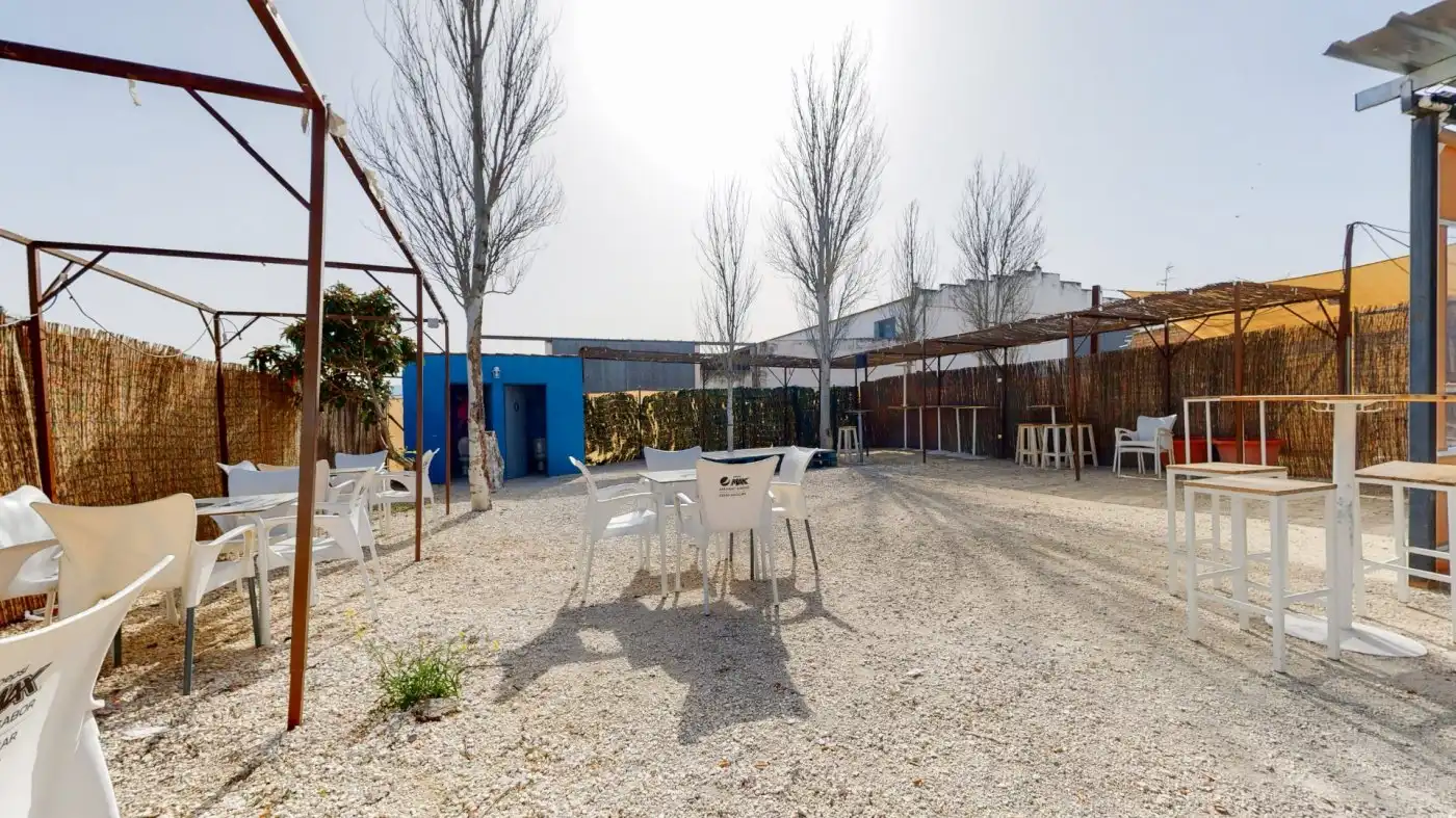 Terrasse von Geschaftsraum zum Verkauf in El Rubio mit Klimaanlage