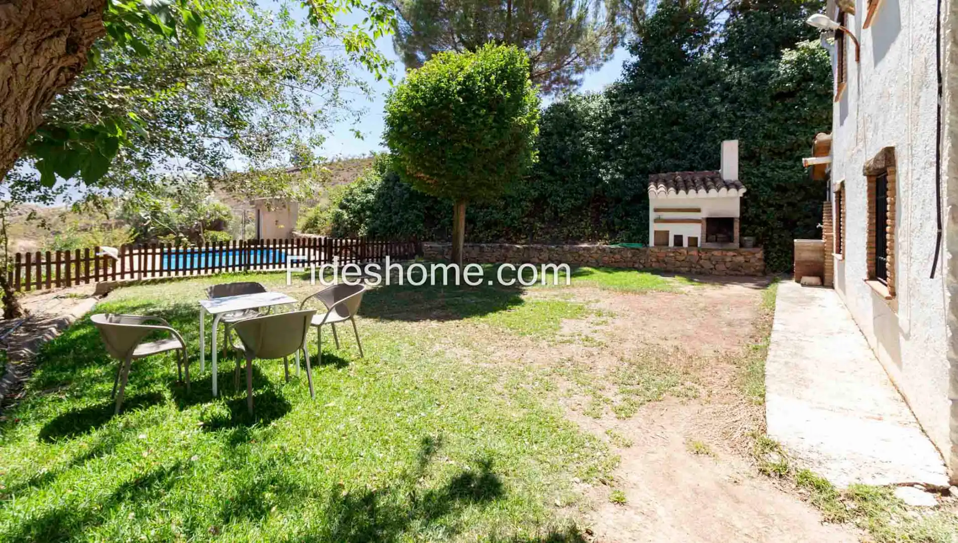 Jardí de Finca rústica en venda en Villamena amb Jardí privat, Piscina i Moblat