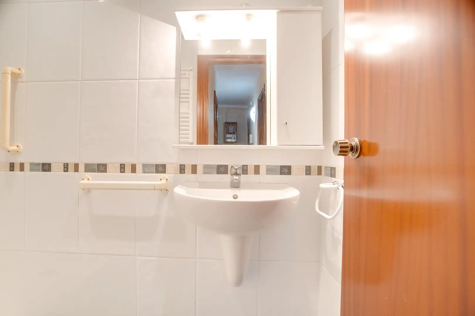 Bathroom of Flat for sale in L'Hospitalet de Llobregat