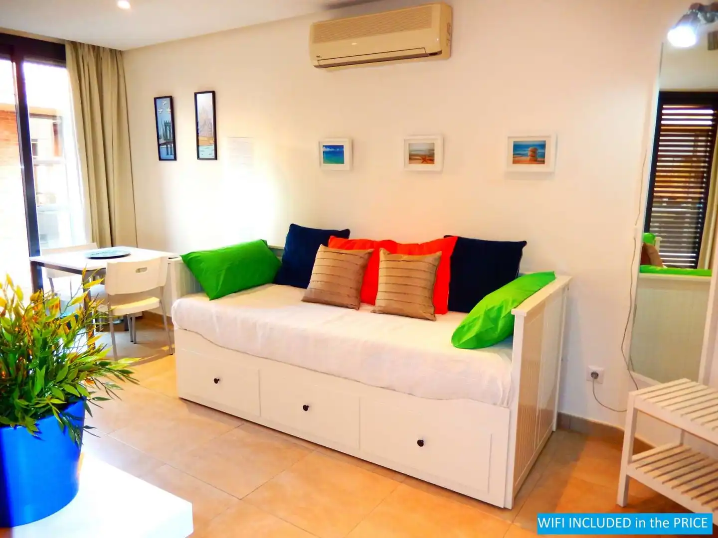 Sala de estar de Estudio para compartir en  Murcia Capital con Aire acondicionado, Terraza y Amueblado