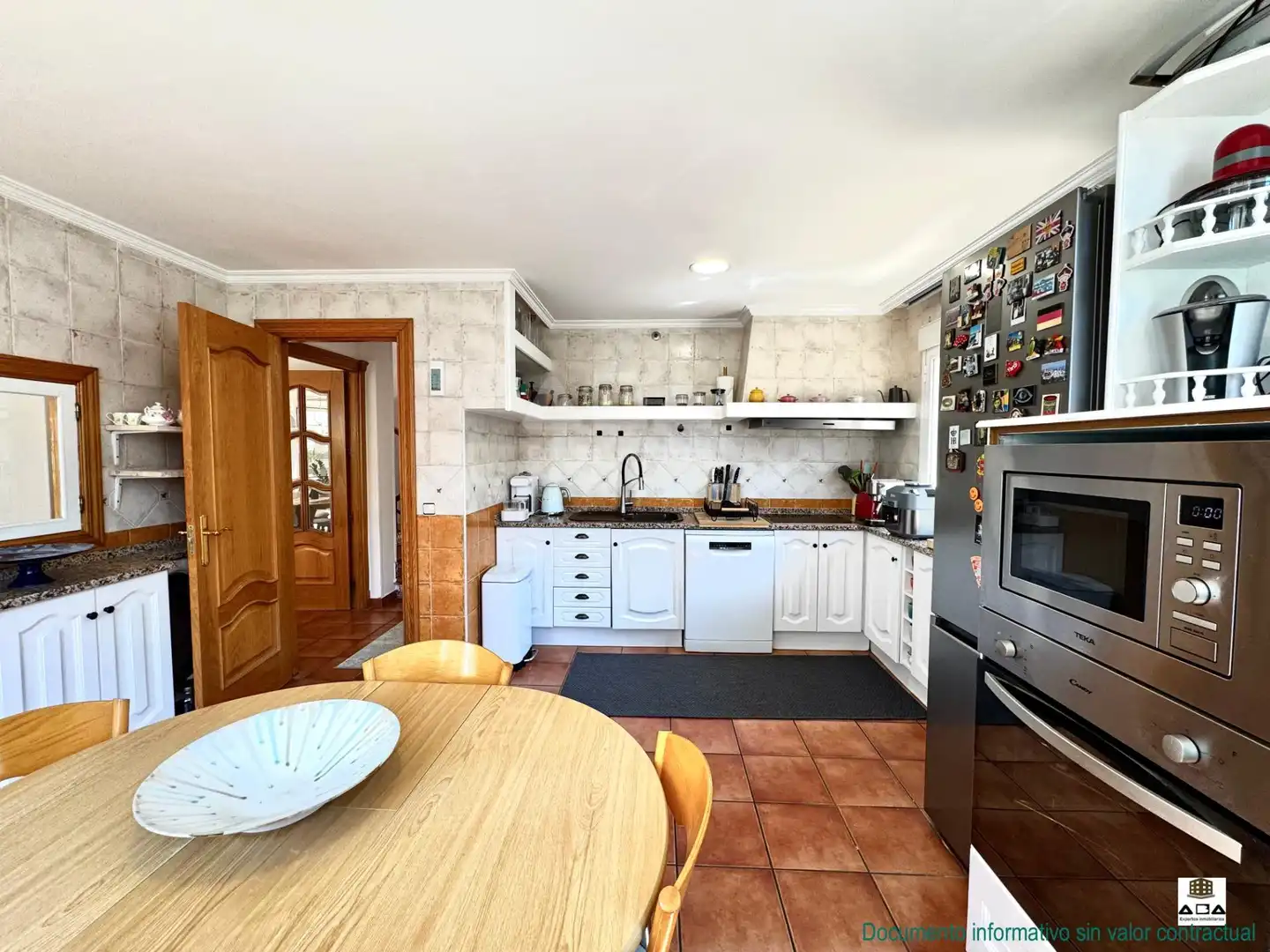 Kitchen of Houses for sale in Villanueva de la Cañada  with Air Conditioner, Heating and Private garden