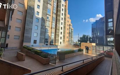 Swimming pool of Flat for sale in  Madrid Capital  with Air Conditioner, Terrace and Swimming Pool