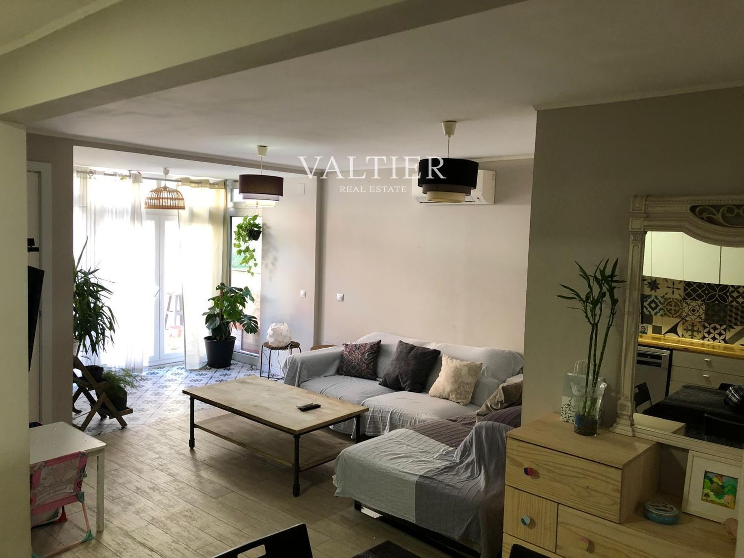 Sala de estar de Piso de alquiler en  Madrid Capital con Aire acondicionado, Terraza y Amueblado