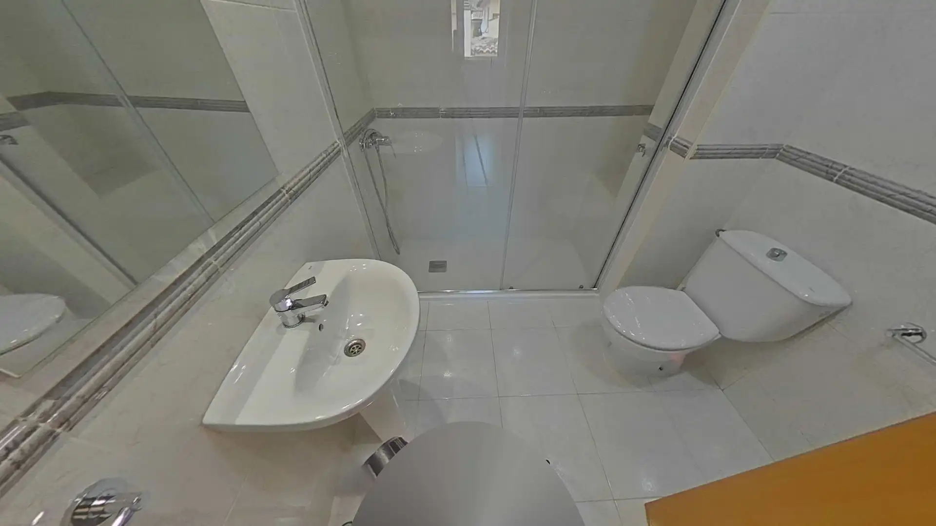 Baño de Piso en venta en Girona con Calefacción y Parquet