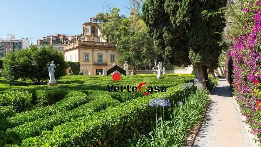 Jardí de Pis de lloguer en Valencia amb Aire condicionat, Calefacció i Parquet