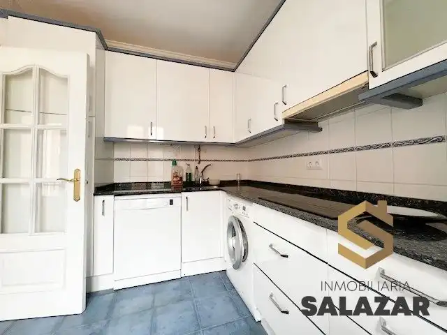 Cocina de Piso de alquiler en Bilbao  con Calefacción y Balcón