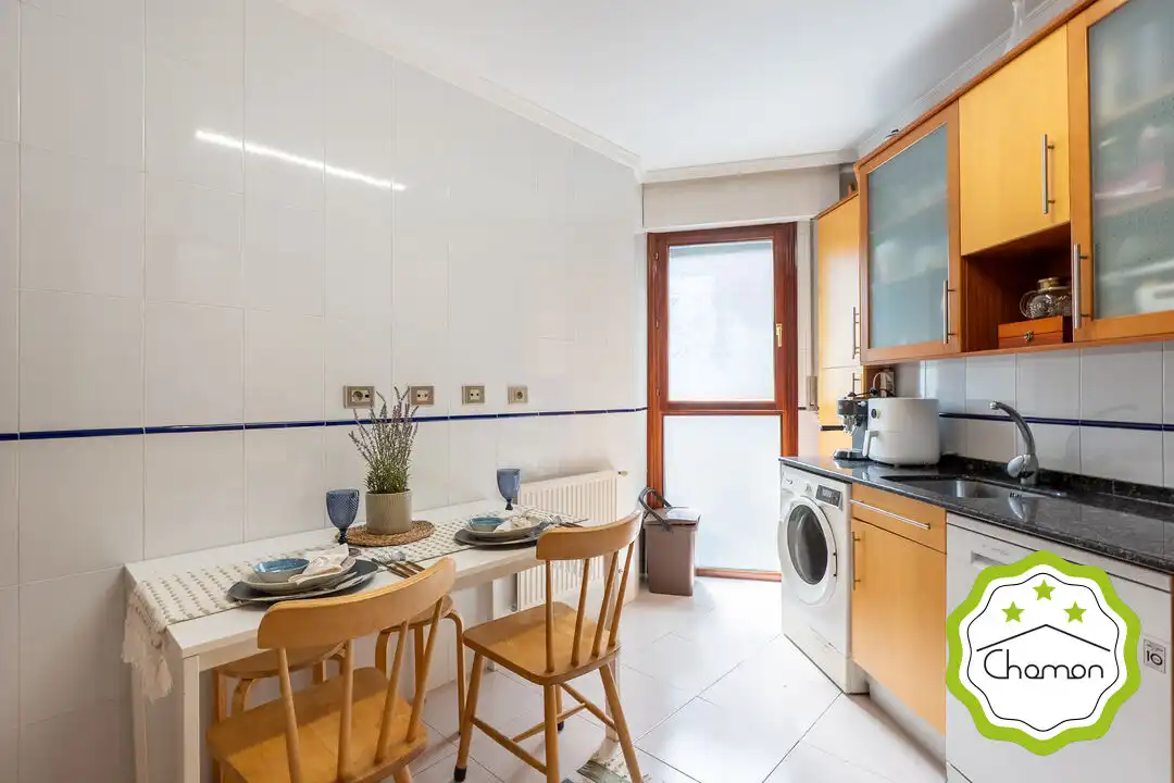Küche von Wohnung zum Verkauf in Bilbao  mit Heizung, Privatgarten und Abstellraum