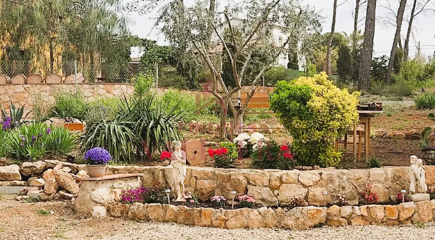 Jardí de Casa o xalet en venda en Cabra del Camp