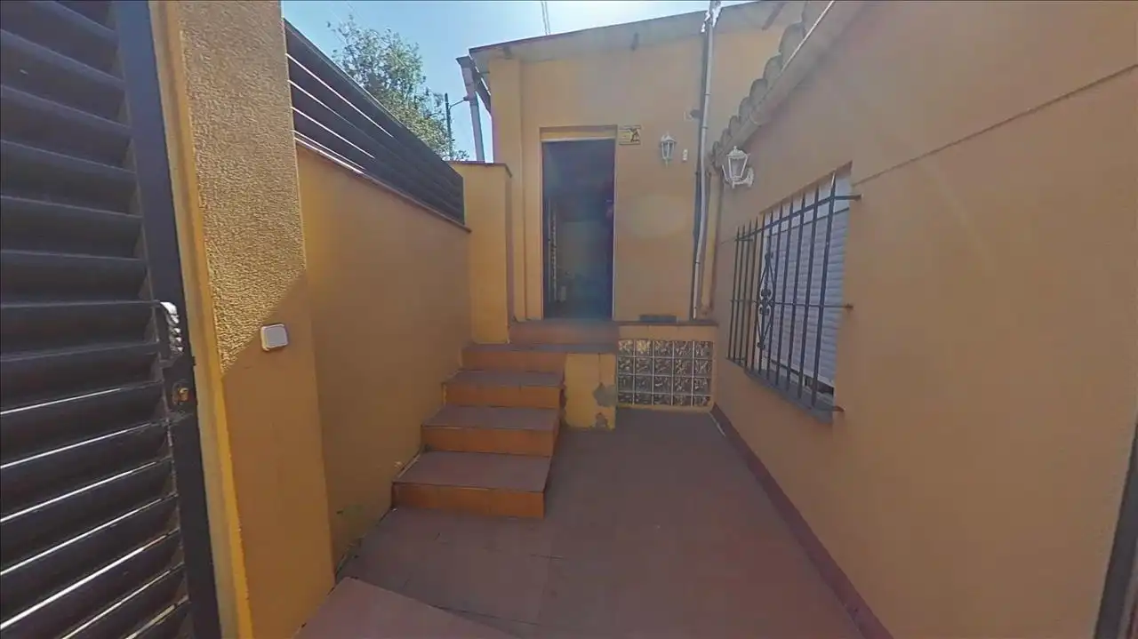 Vista exterior de Casa o xalet en venda en Barcelona amb Calefacció, Parquet i Terrassa