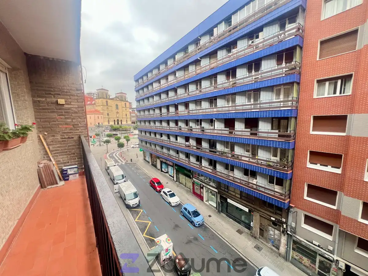 Außenansicht von Wohnung zur Miete in Bilbao  mit Heizung, Terrasse und Möbliert
