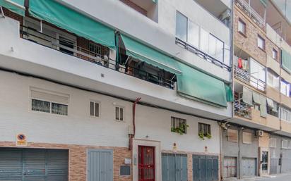 Exterior view of Flat for sale in  Granada Capital