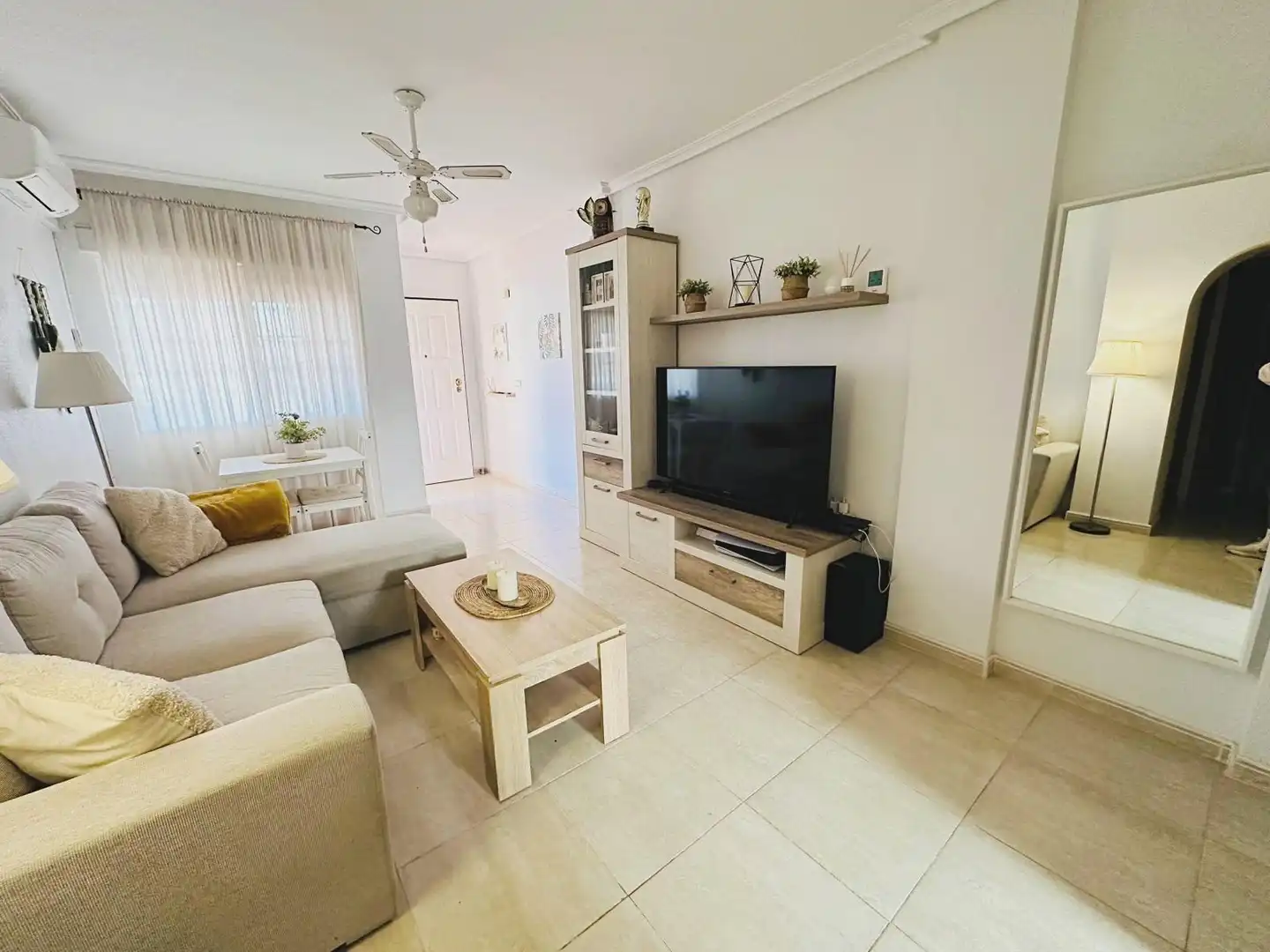 Bungalow amb piscina en venda a Calle L-2 LAGO SOL, imagen 2