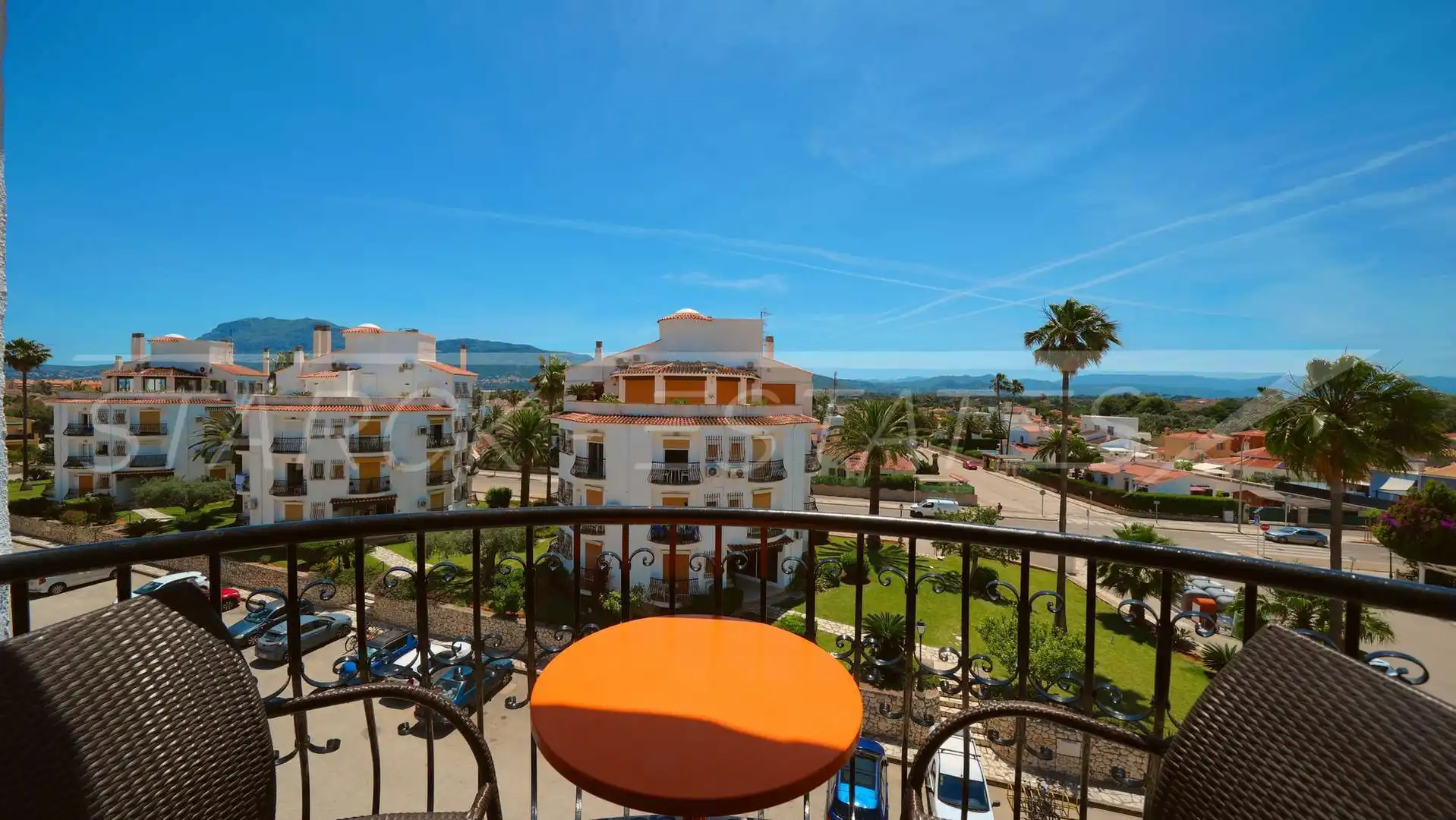 Vista exterior de Ático en venta en Dénia con Aire acondicionado, Jardín privado y Piscina