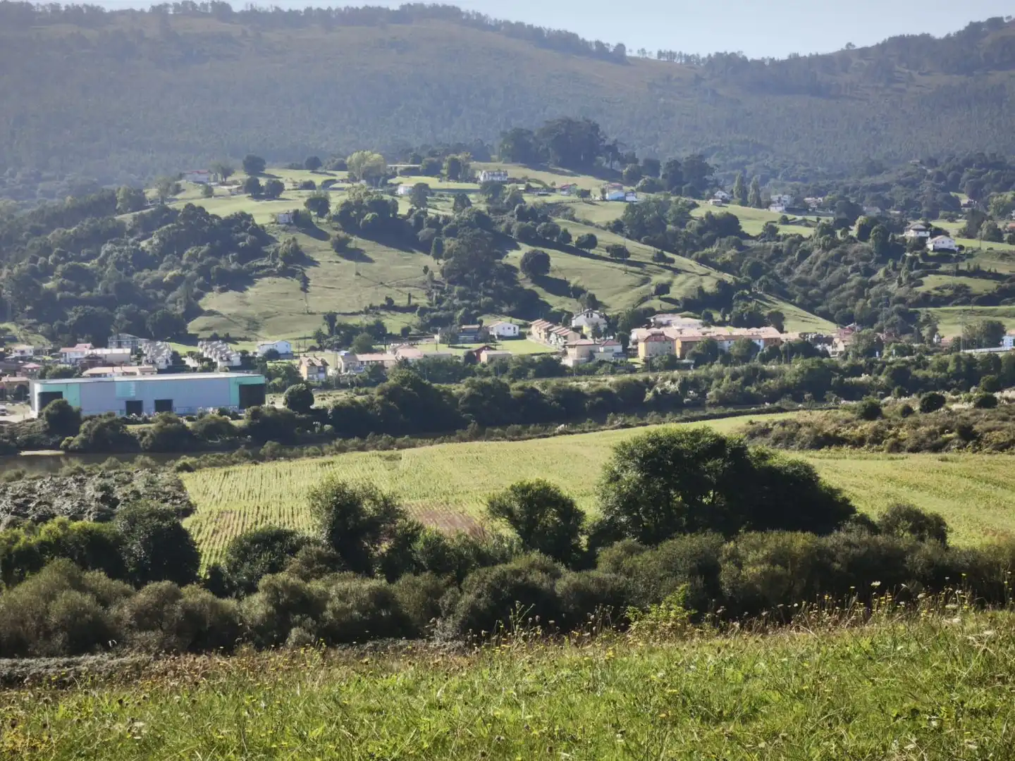 Vista exterior de Residencial en venda en Marina de Cudeyo, Cantabria