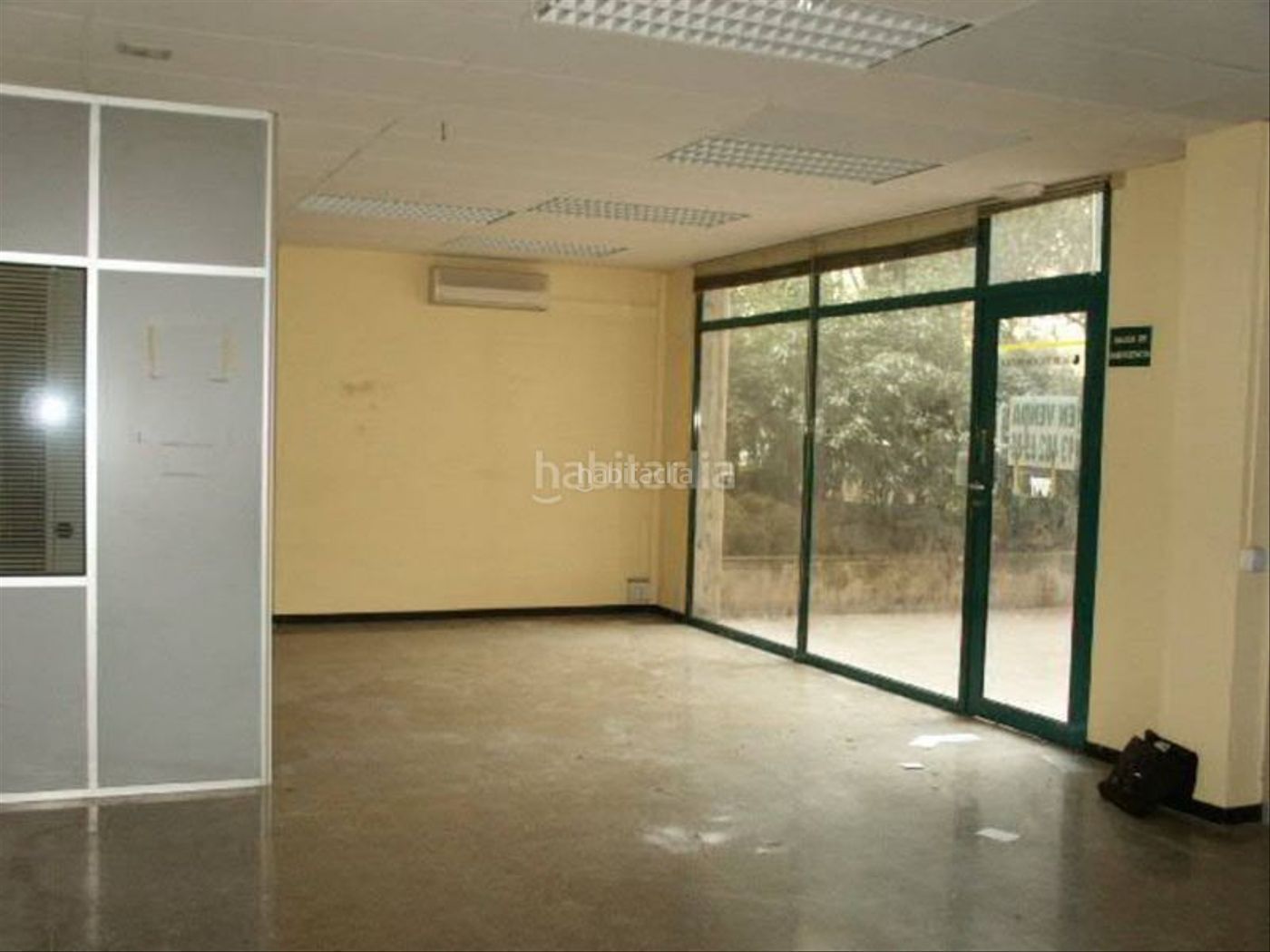 Premises for sale in Sabadell  with Air Conditioner