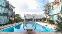 Piscina de Apartament en venda en Castelldefels amb Aire condicionat, Calefacció i Jardí privat