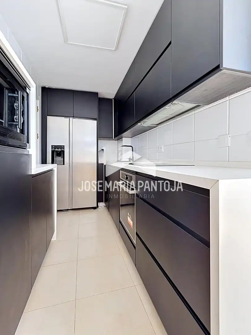 Kitchen of Flat for sale in Arcos de la Frontera  with Air Conditioner, Heating and Storage room