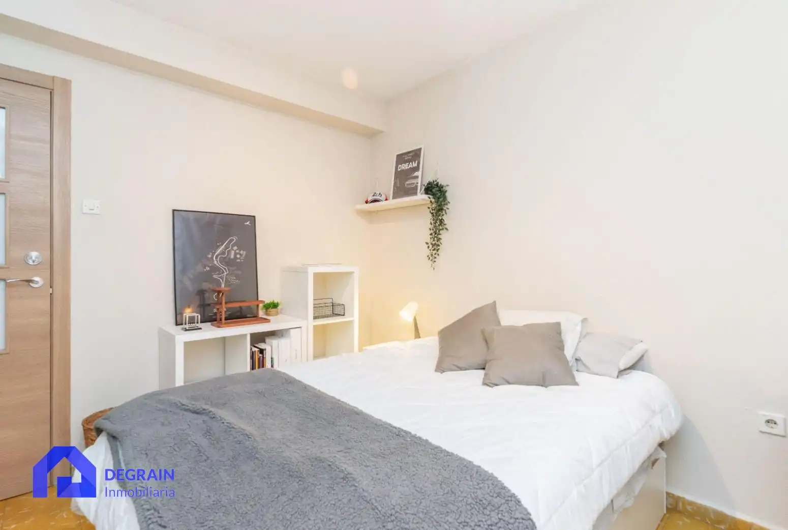 Bedroom of Flat for rent in Oviedo   with Furnished