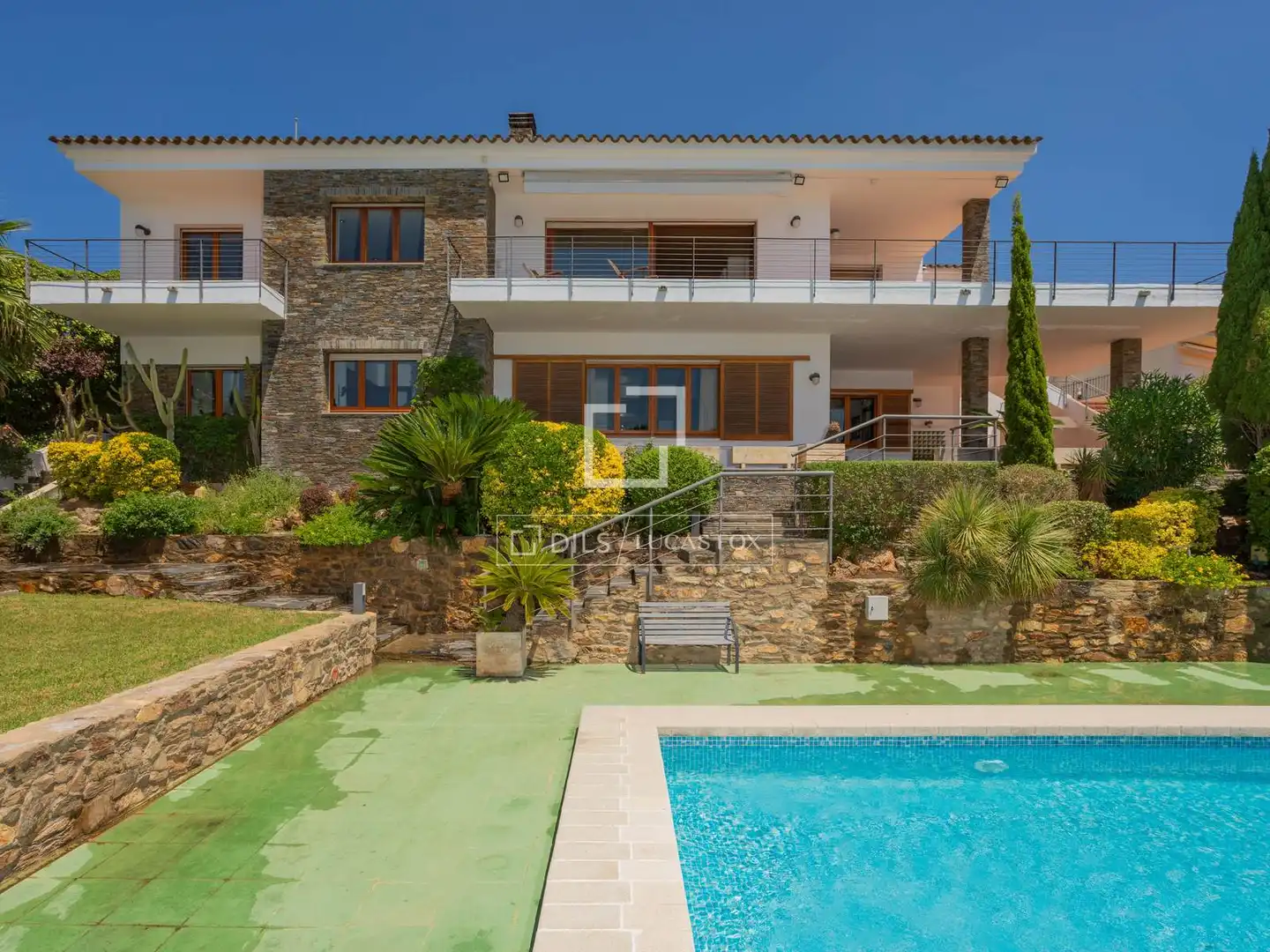 Vista exterior de Casa o xalet en venda en Roses amb Aire condicionat, Calefacció i Jardí privat