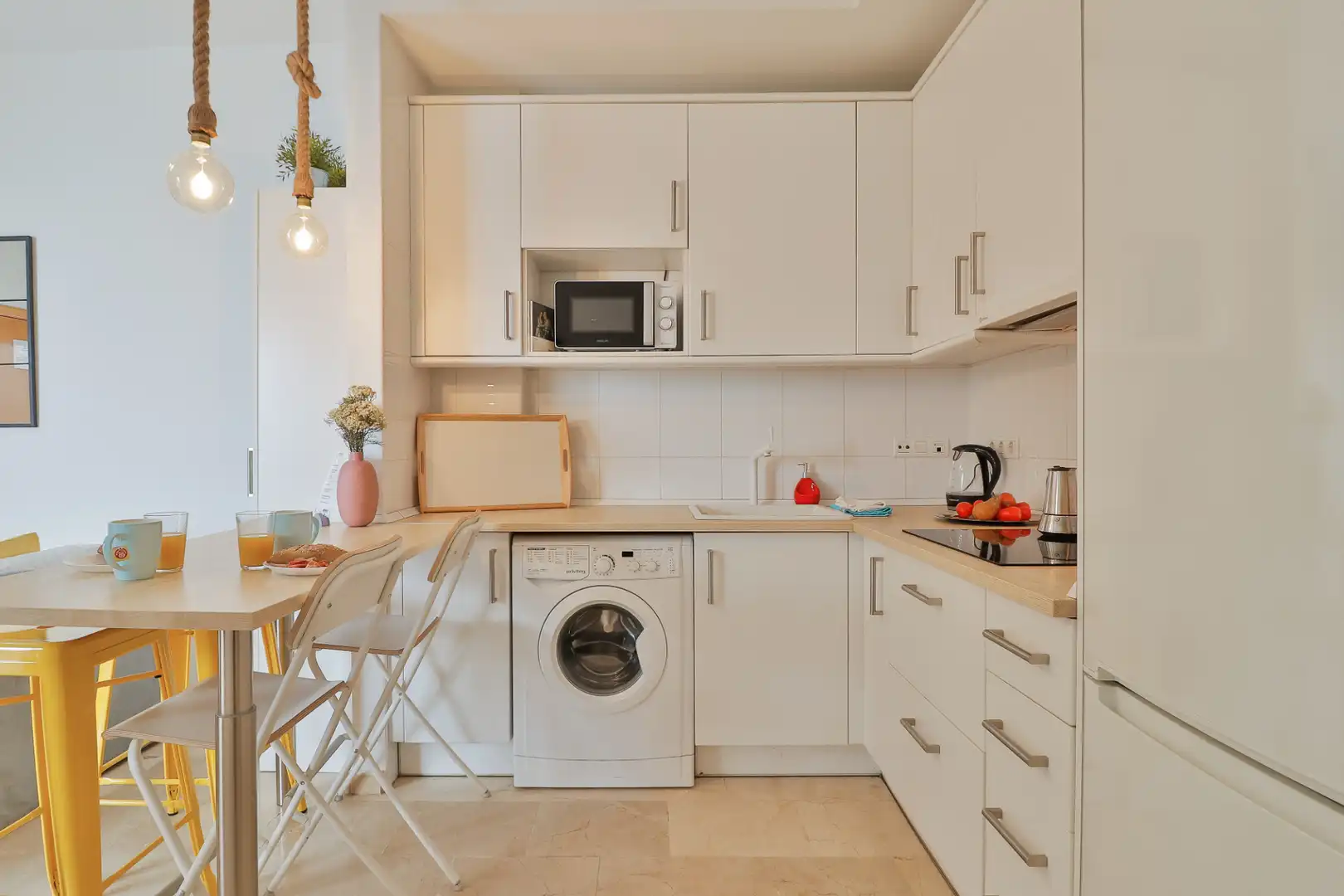 Cuina de Apartament per a compartir en Málaga amb Aire condicionat, Calefacció i Moblat