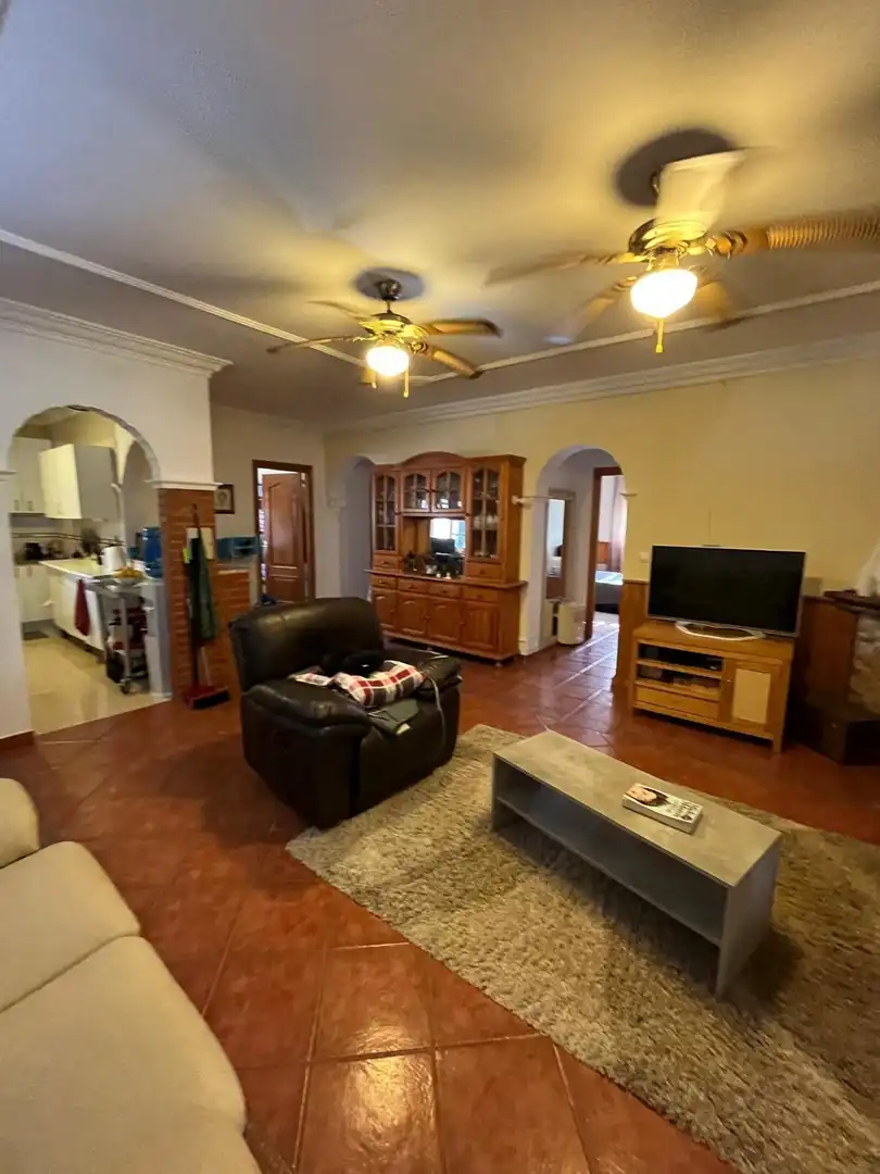 Wohnzimmer von Country house zum Verkauf in Chiclana de la Frontera mit Privatgarten, Abstellraum und Schwimmbad