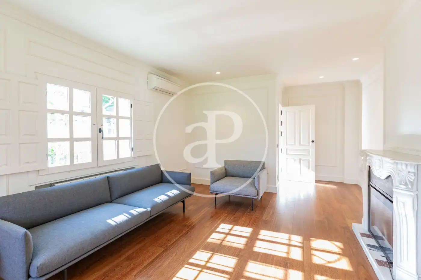 Living room of Houses for rent in Madrid  with Air Conditioner, Heating and Private garden