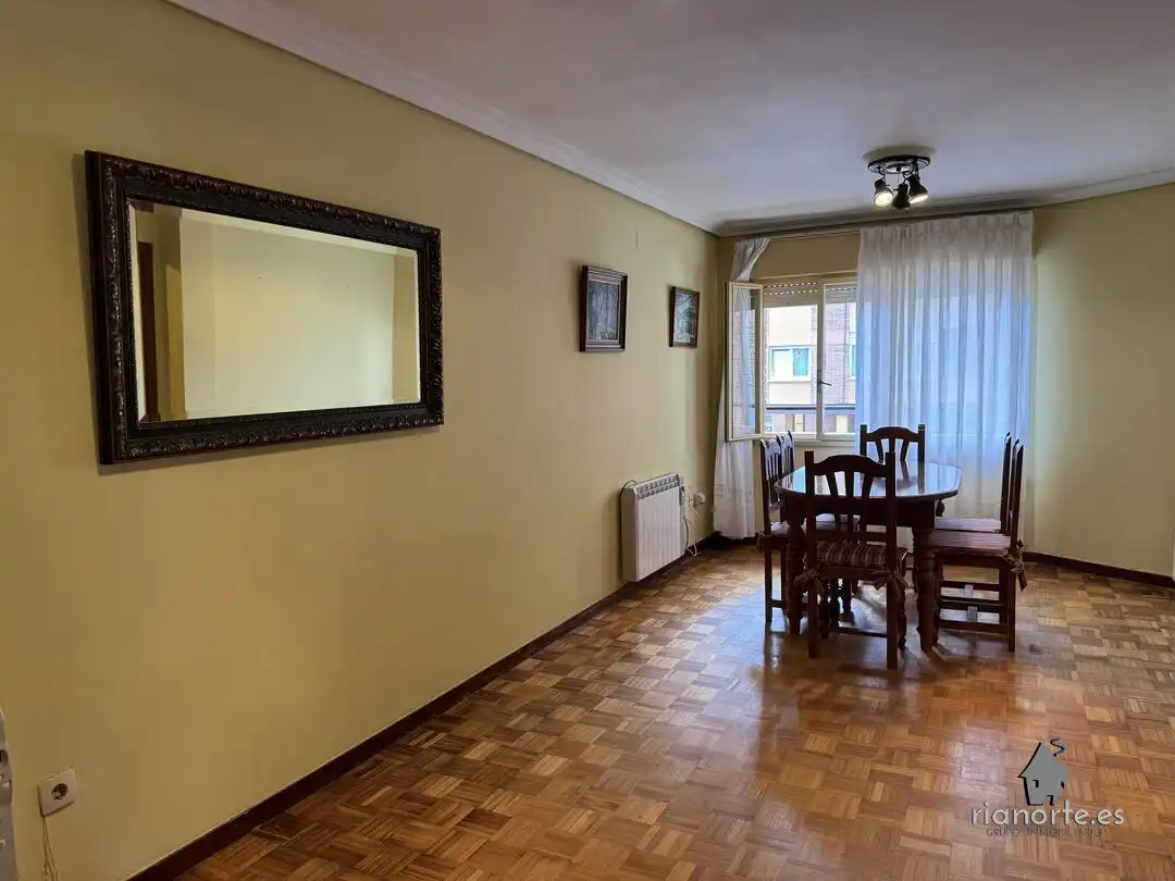 Comedor de Piso en venta en Ribadesella con Calefacción