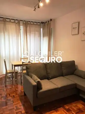 Sala de estar de Piso de alquiler en Vitoria - Gasteiz con Calefacción, Terraza y Trastero