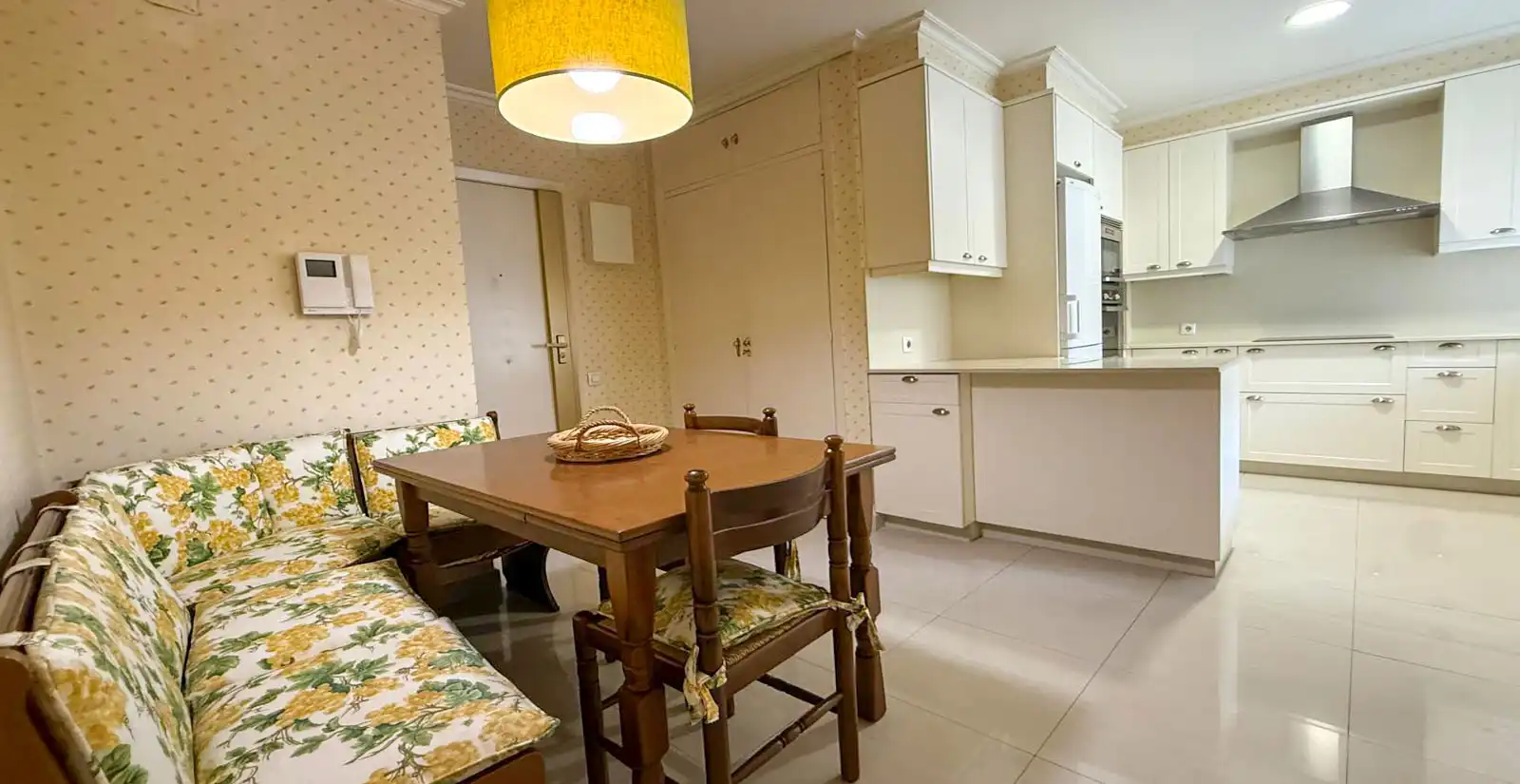 Cocina de Piso en venta en Vigo  con Calefacción, Horno y Lavadora