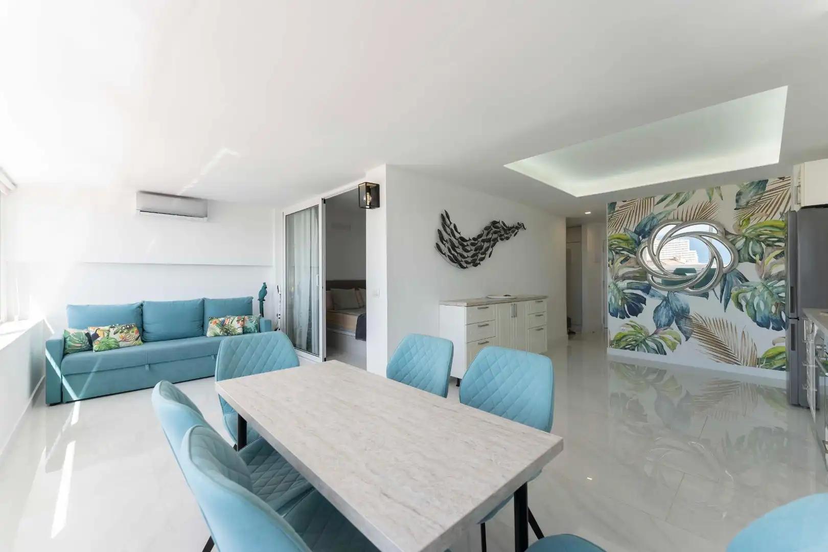 Menjador de Apartament en venda en Adeje amb Aire condicionat, Terrassa i Moblat