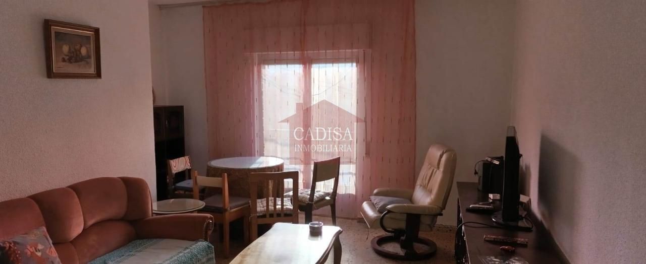 Sala d'estar de Casa o xalet en venda en Tamames amb Moblat i Balcó