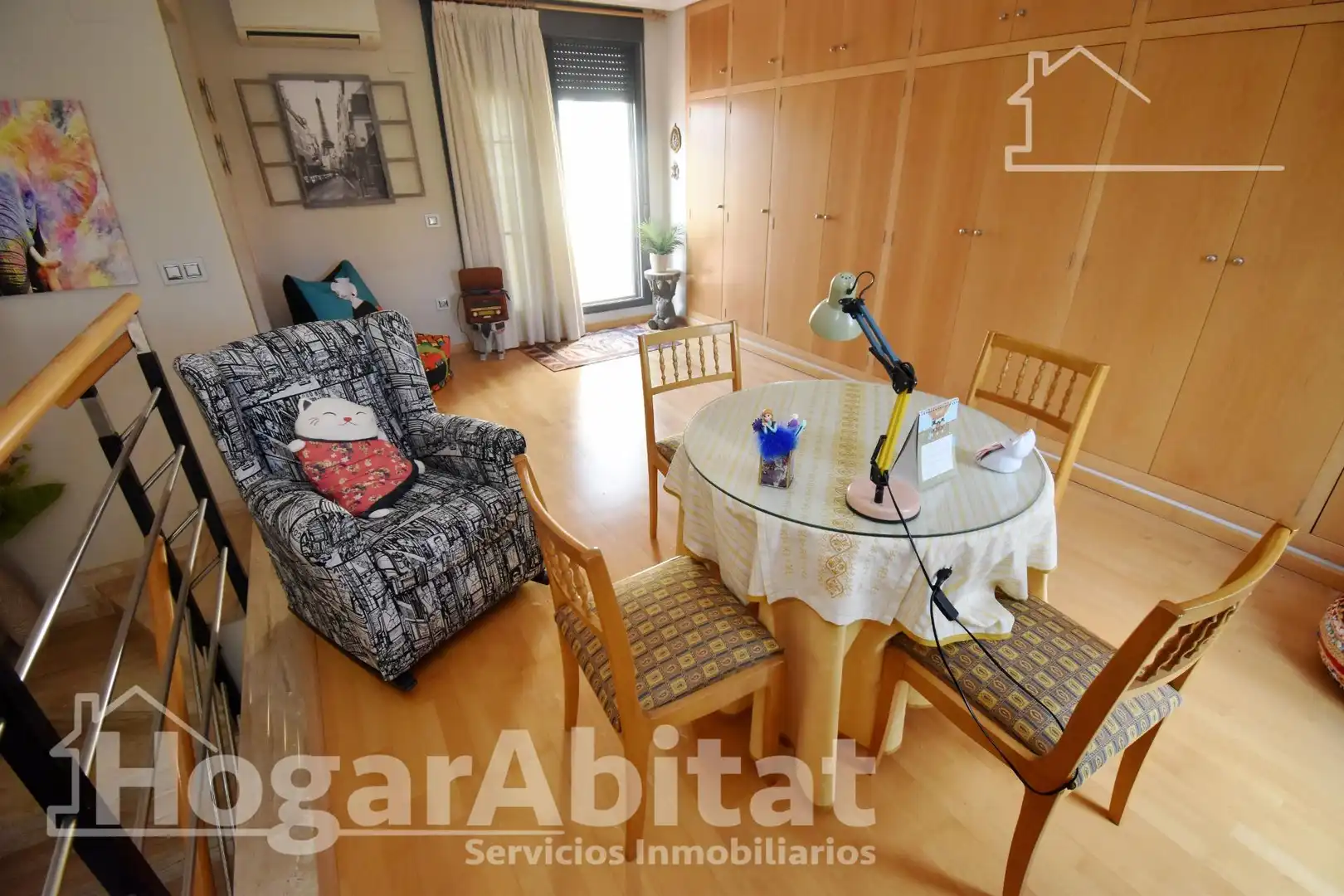 Sala d'estar de Casa adosada en venda en Castellón de la Plana / Castelló de la Plana amb Aire condicionat, Terrassa i Balcó