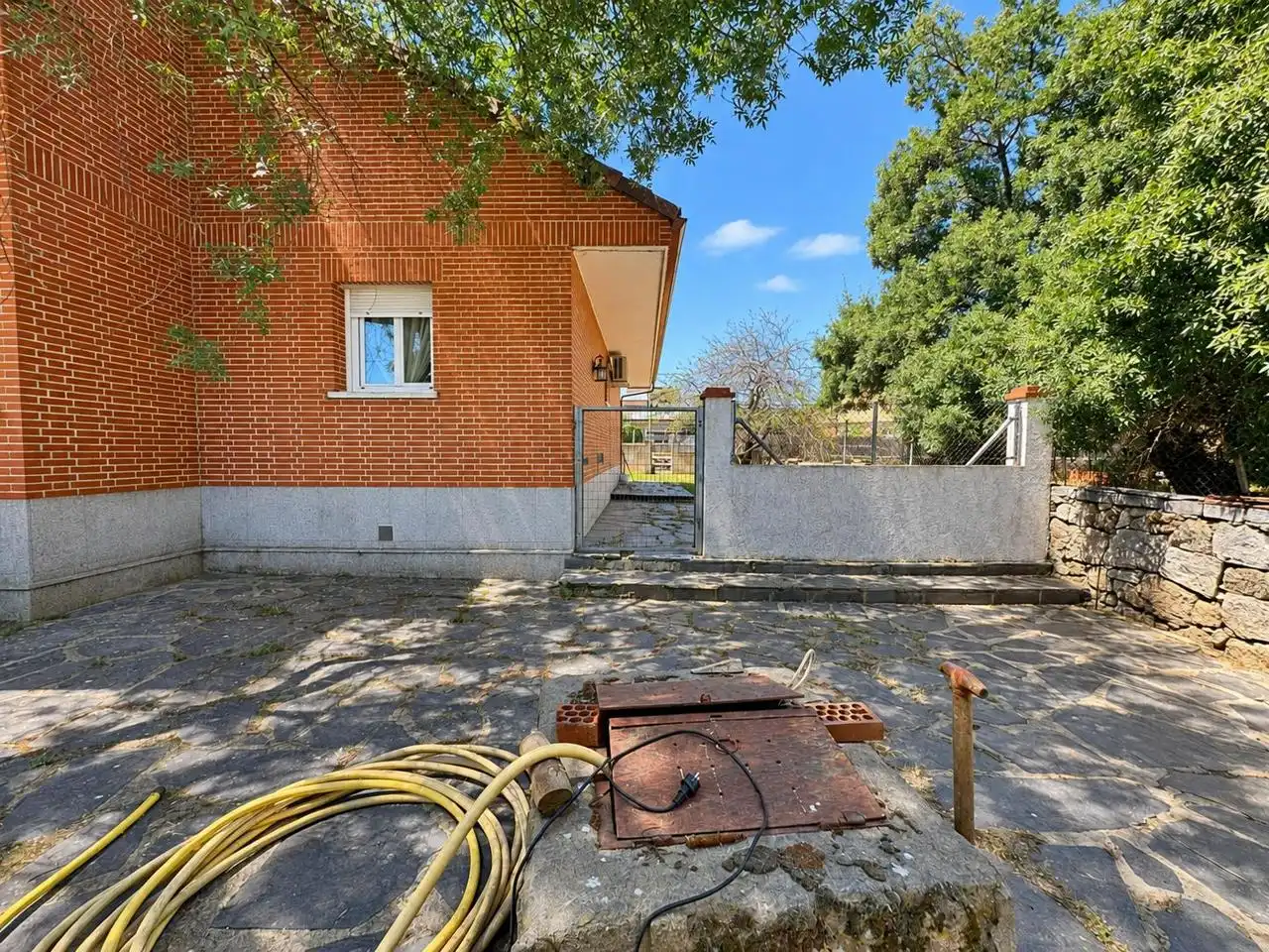 Vista exterior de Casa o xalet en venda en Galapagar amb Aire condicionat, Calefacció i Jardí privat