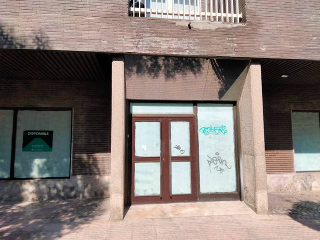 Local comercial en Alquiler en Calle de Alfredo Marqueríe, 11 en La Paz