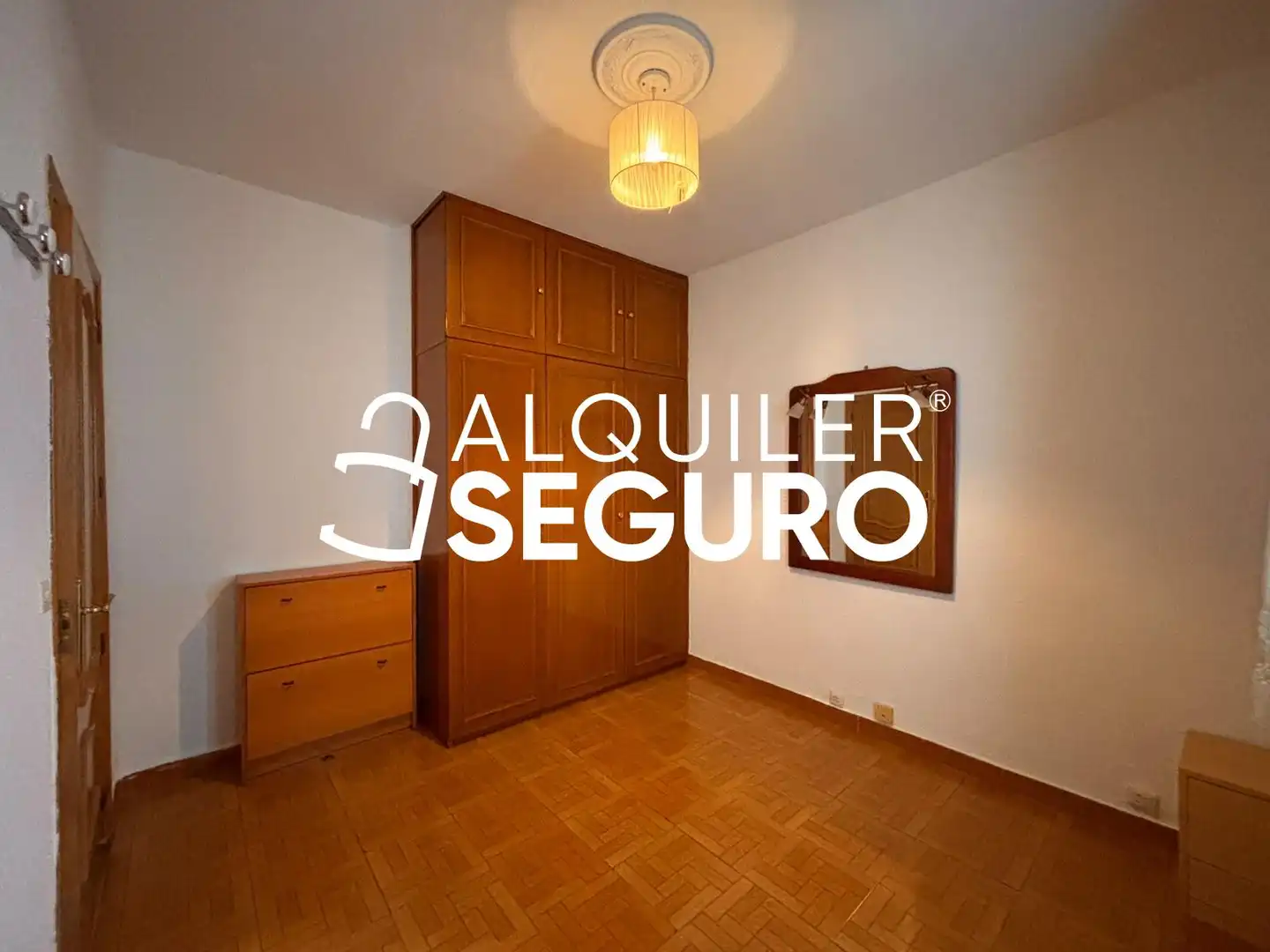 Schlafzimmer von Wohnung zur Miete in Madrid mit Klimaanlage und Heizung