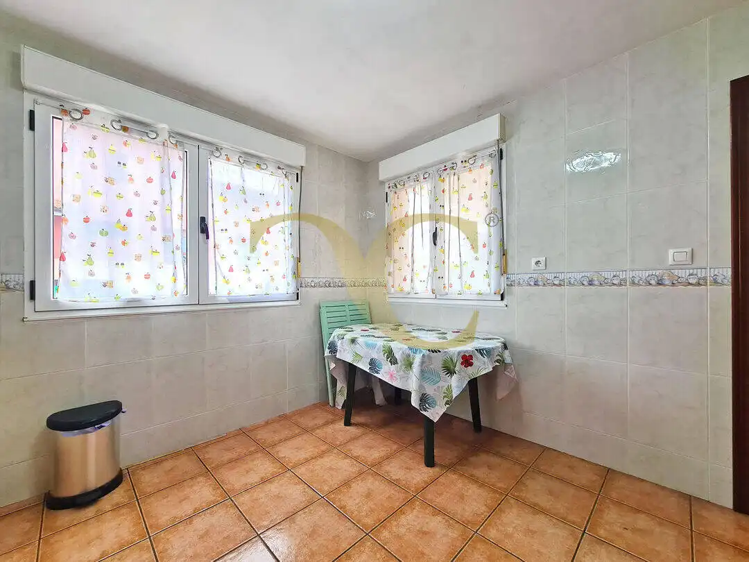 Cuina de Casa o xalet en venda en Villaviciosa amb Calefacció, Jardí privat i Terrassa