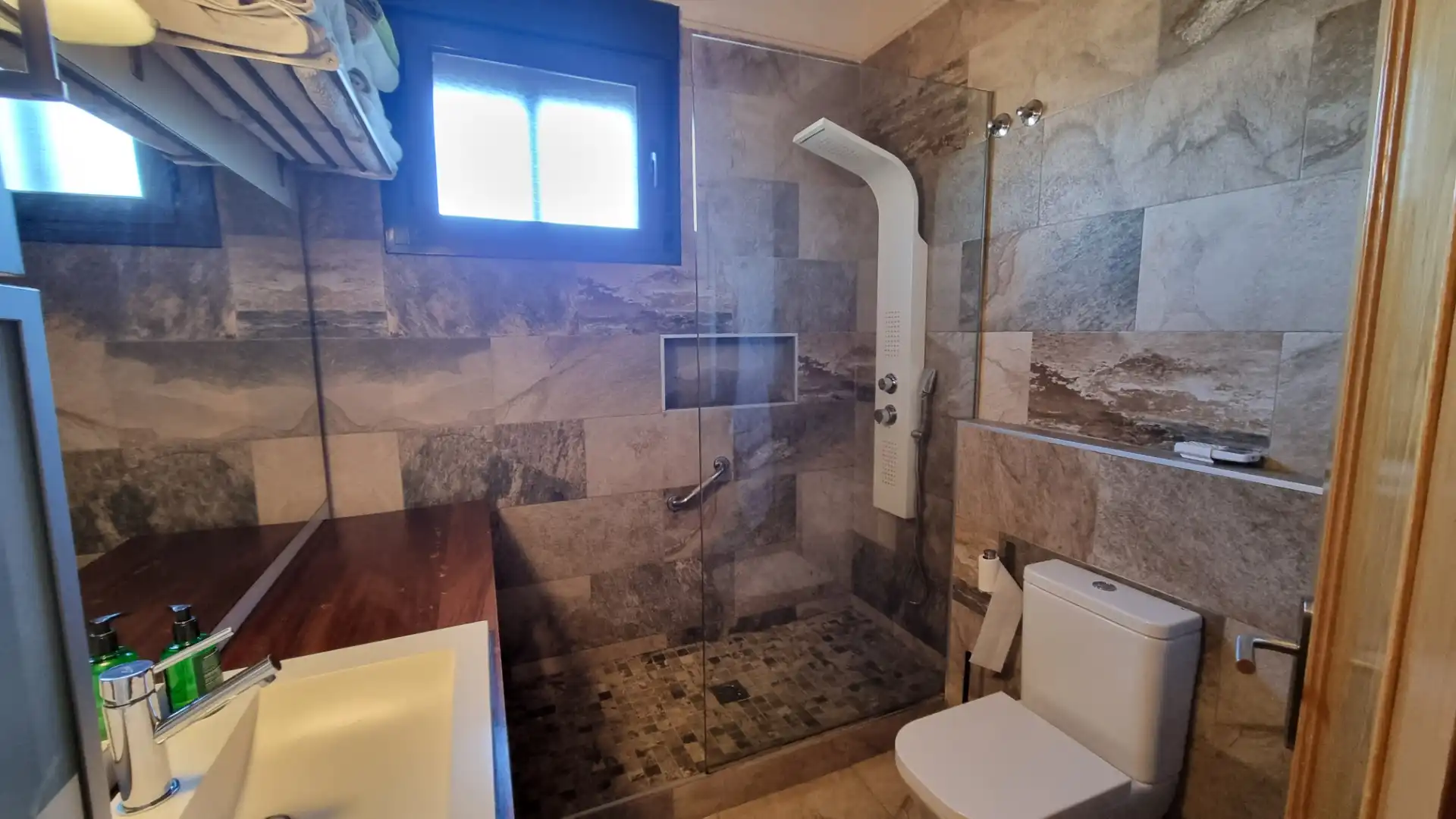 Bathroom of Houses for sale in Moralzarzal  with Heating, Private garden and Storage room