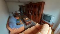 Sala d'estar de Pis en venda en Zamora Capital  amb Parquet i Terrassa