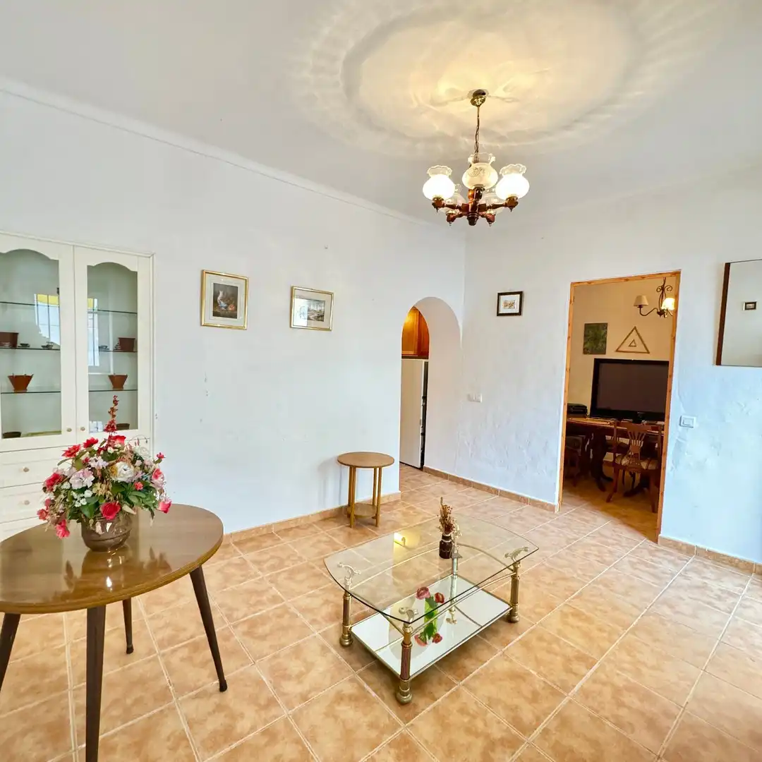 Casa rústica amb terrassa en venda a del Obispo 1, imagen 3