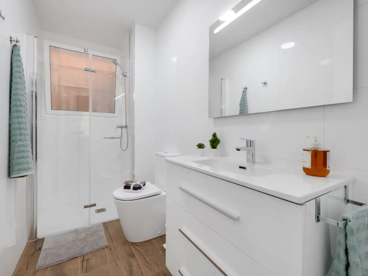 Bathroom of Flat for share in Orihuela  with Air Conditioner, Heating and Furnished