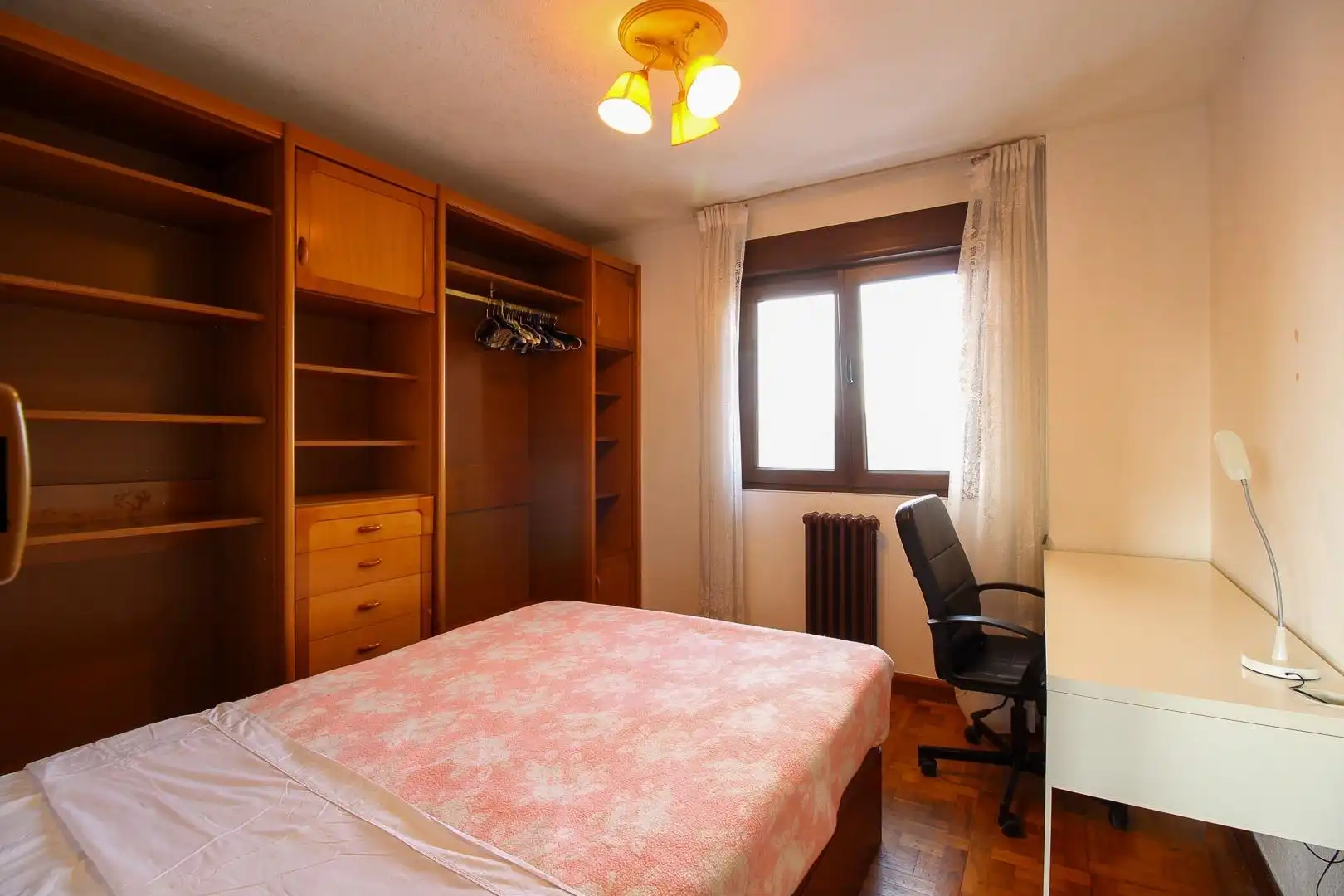 Habitación de Piso de alquiler en Santander con Calefacción, Parquet y Terraza