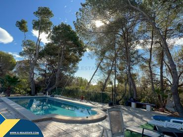 Chalet con piscina en venta en Orihuela Costa