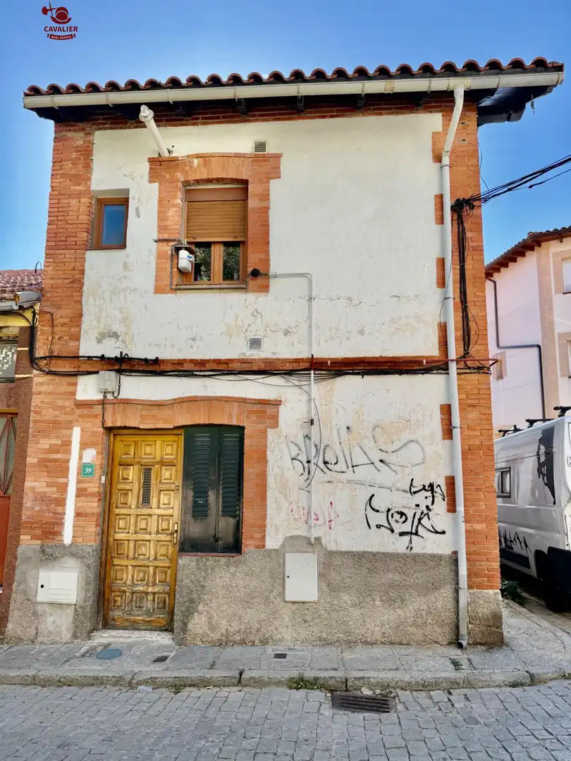 Vista exterior de Casa o xalet en venda en Cercedilla amb Calefacció, Traster i Moblat