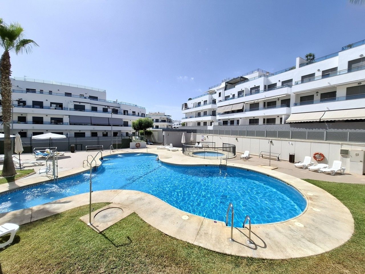 Piscina de Apartament en venda en Garrucha amb Aire condicionat, Terrassa i Piscina