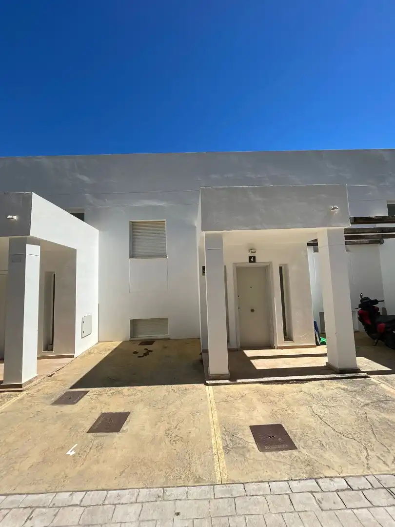 Außenansicht von Einfamilien-Reihenhaus zum Verkauf in Santa Eulària des Riu mit Klimaanlage, Terrasse und Möbliert