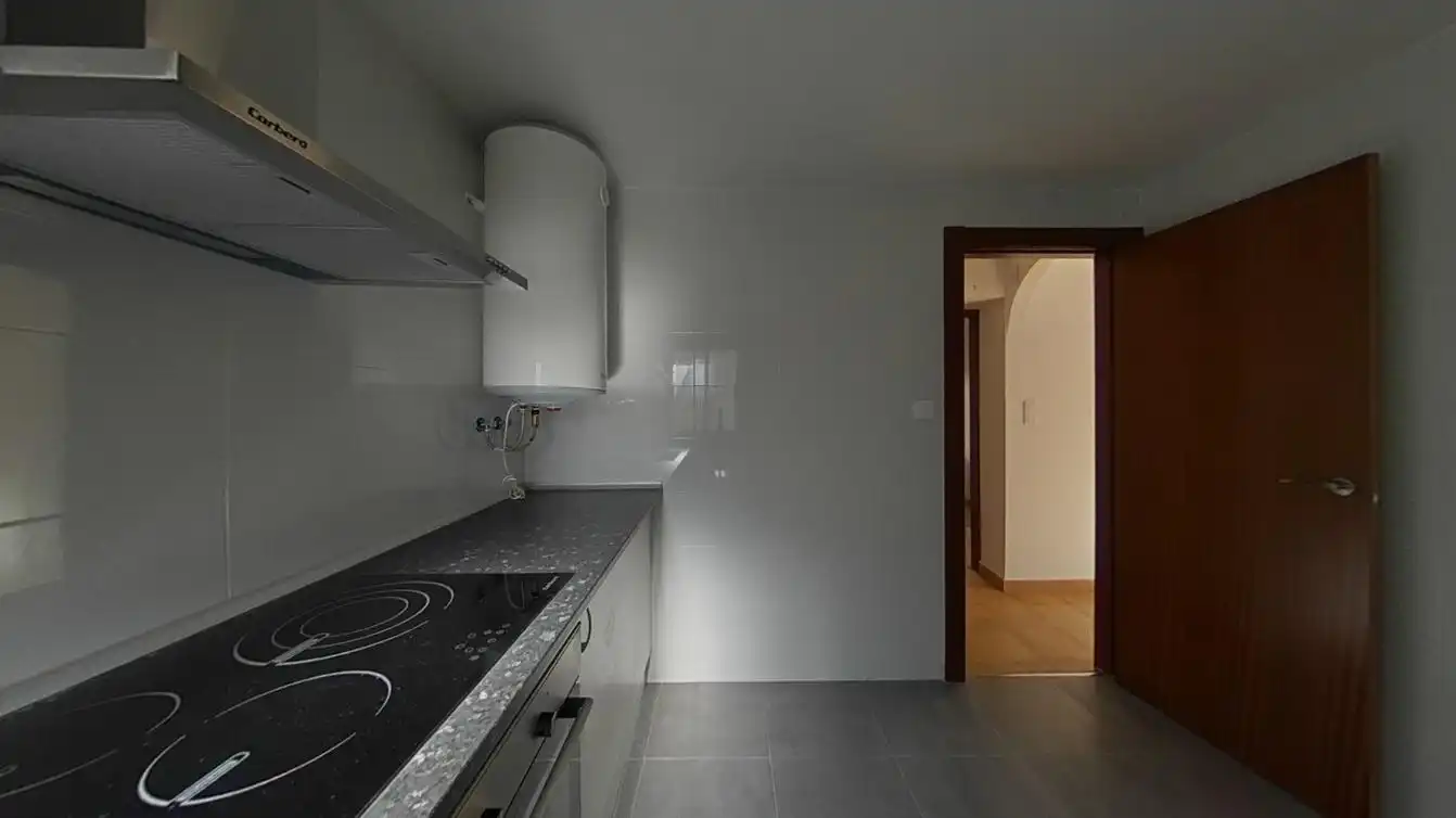 Kitchen of Flat for sale in Zaragoza  with Heating, Oven and Balcony