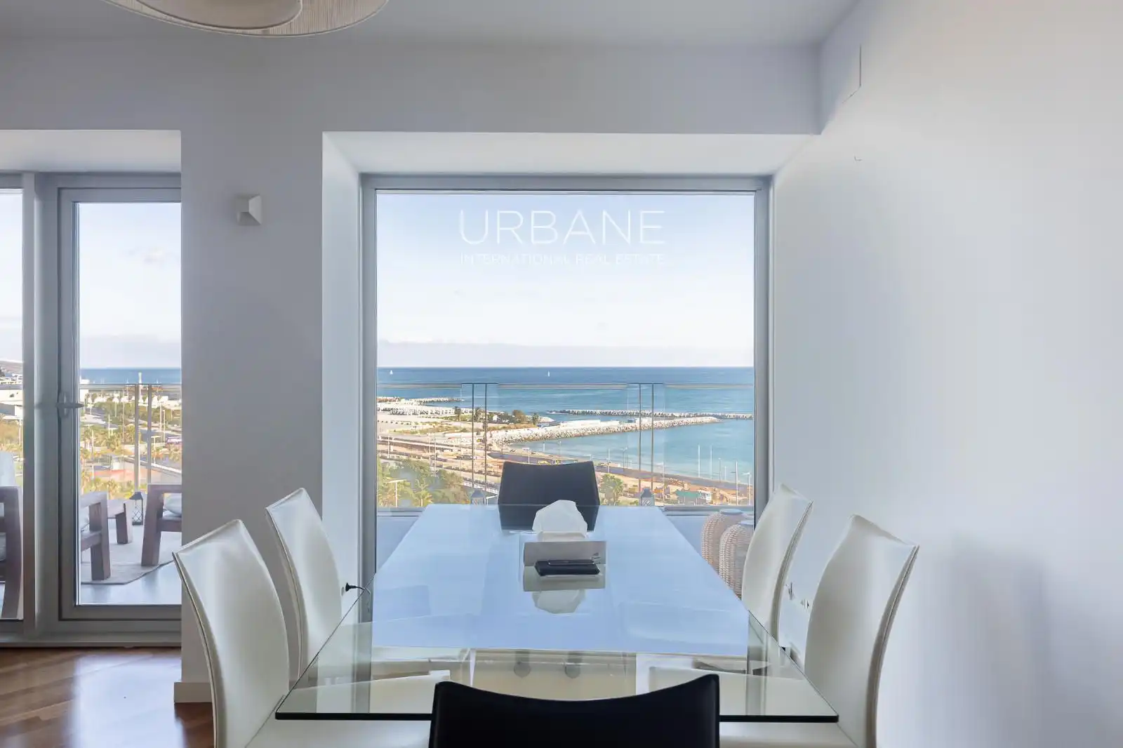 Comedor de Ático de alquiler en Barcelona con Aire acondicionado, Calefacción y Amueblado