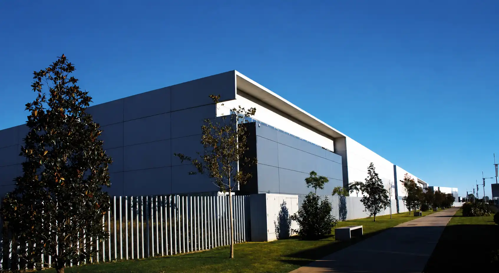 Vista exterior de Nave industrial de alquiler en Gavà con Calefacción y Alarma