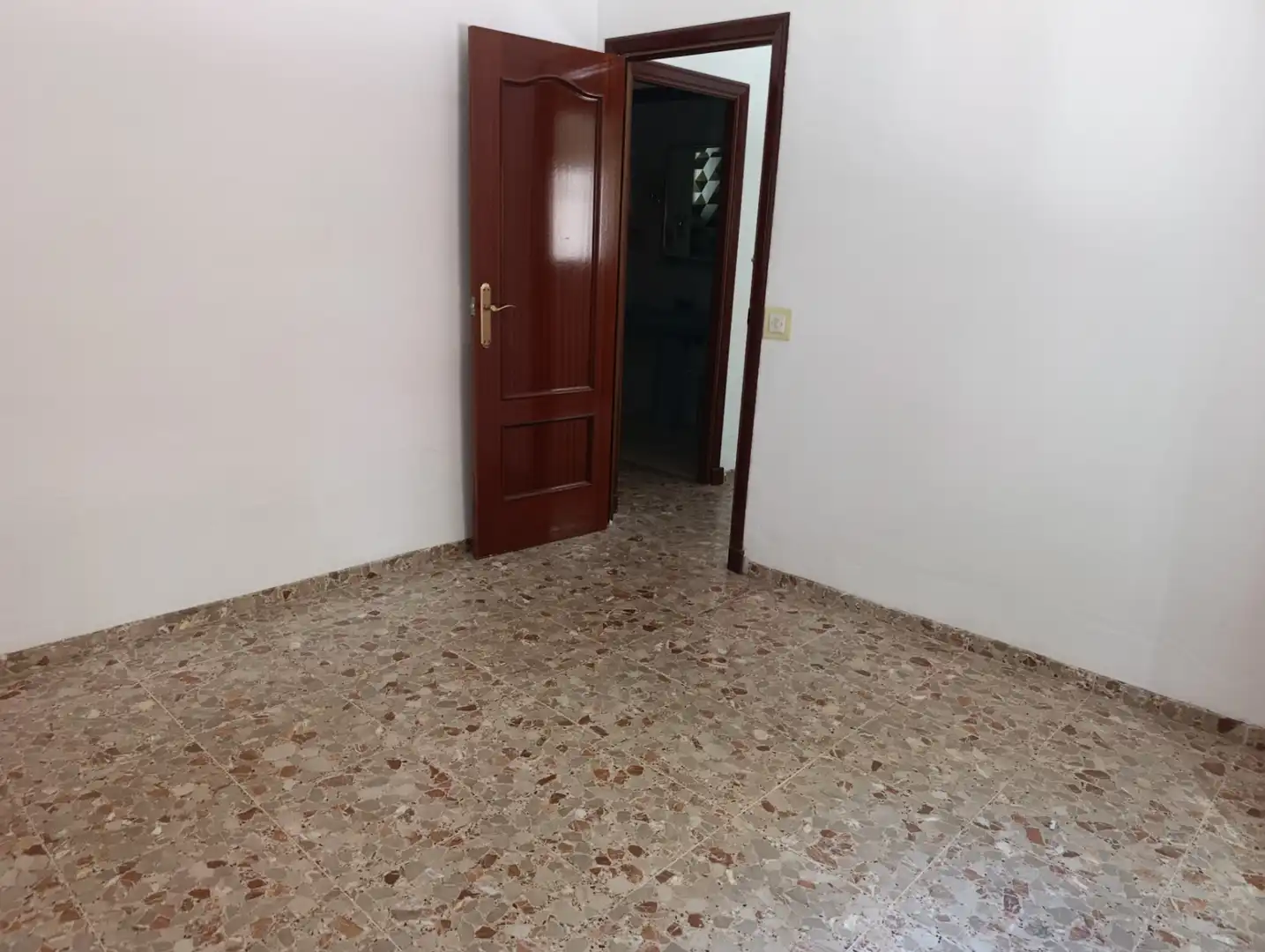 Flat for sale in Dos Hermanas  with Air Conditioner